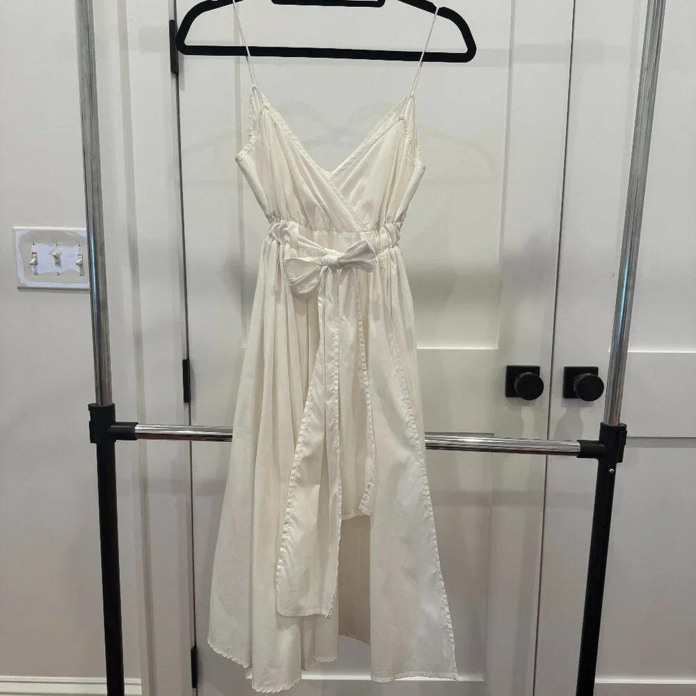 Diane Von Furstenberg White Faux Wrap Dress w/ Tie Waist, Size 6 - Picture 1 of 8
